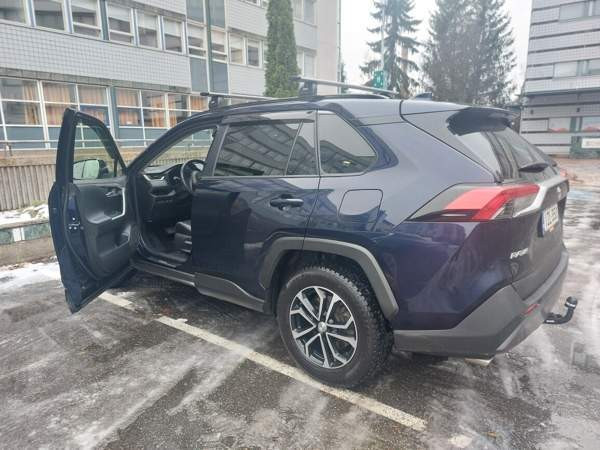 Toyota RAV4 Vantaa - valokuva 1
