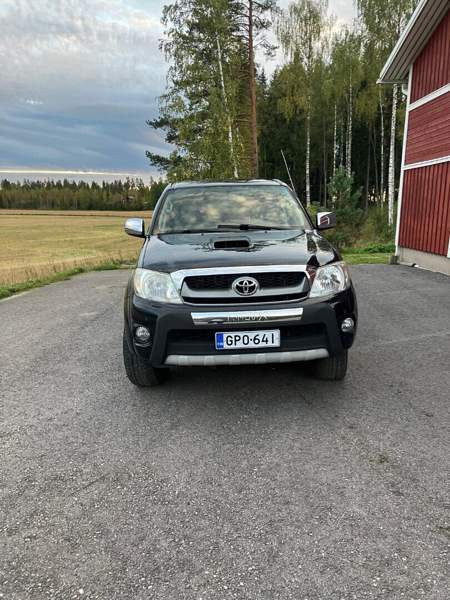 Toyota Hilux Helsinki - valokuva 8