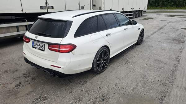 Mercedes-Benz E Helsinki - photo 3