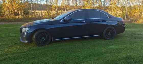 Mercedes-Benz E Raahe