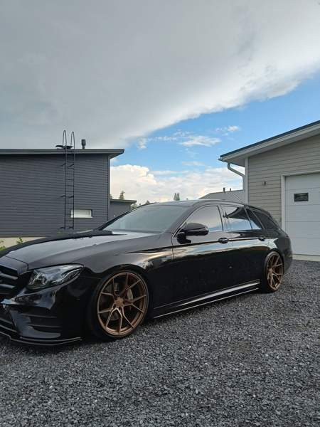 Mercedes-Benz E Liminka - valokuva 1