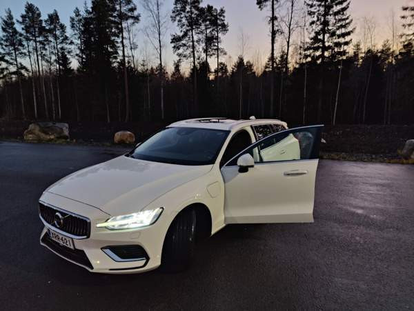 Volvo V60 Oulu - valokuva 2