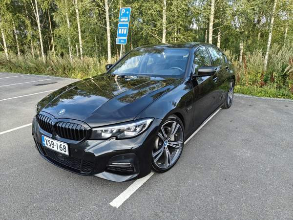 BMW 330 Hämeenlinna - valokuva 1