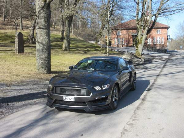 Ford Mustang Lohja - valokuva 1