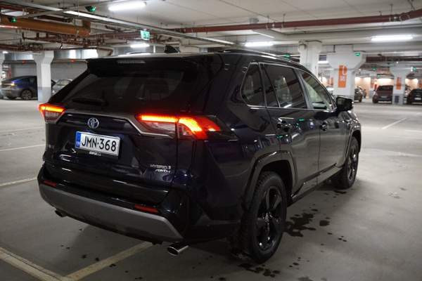 Toyota RAV4 Helsinki - valokuva 4