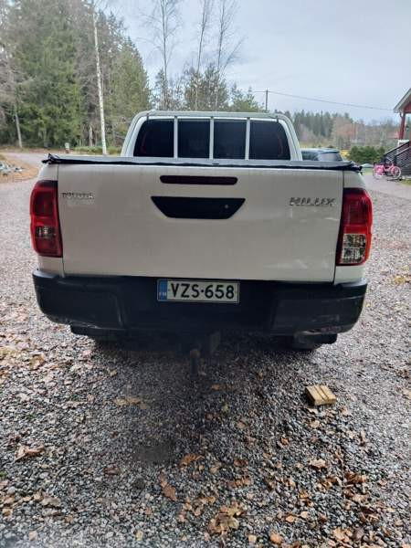 Toyota Hilux Pornainen - valokuva 3