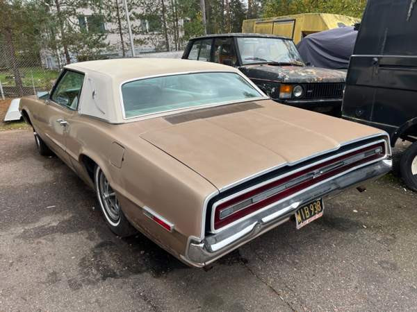 Ford Thunderbird Vantaa - valokuva 2
