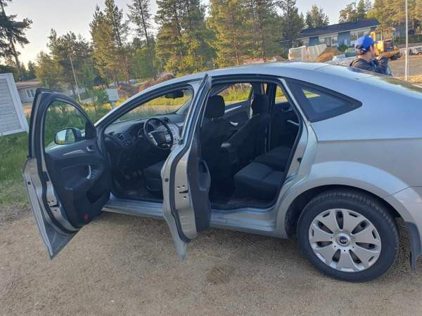 Ford Mondeo Kittilä - valokuva 7