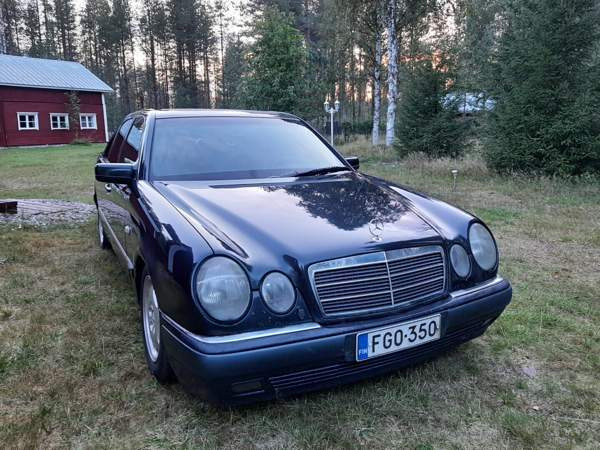 Mercedes-Benz E Vantaa - valokuva 2