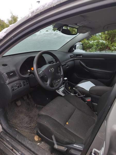 Toyota Avensis Nurmijärvi - valokuva 2