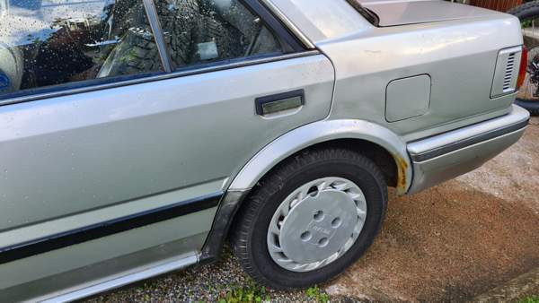 Nissan Bluebird Turtkul - valokuva 4