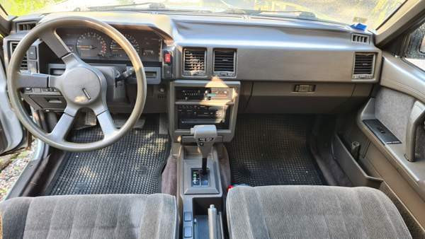 Nissan Bluebird Turtkul - valokuva 6