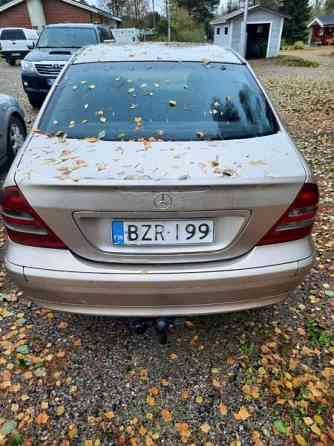 Mercedes-Benz 200 Йямся