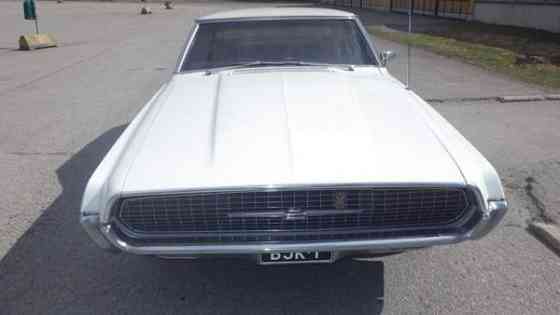 Ford Thunderbird Hämeenlinna