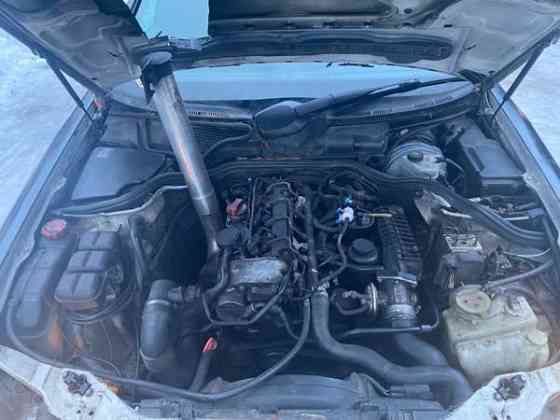 Mercedes-Benz E Alahärmä