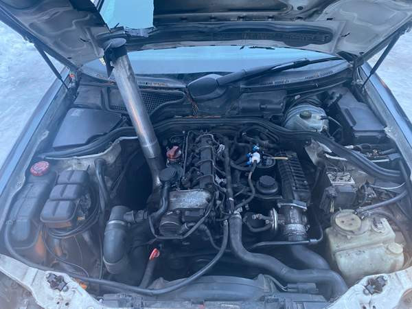 Mercedes-Benz E Alahärmä - photo 3