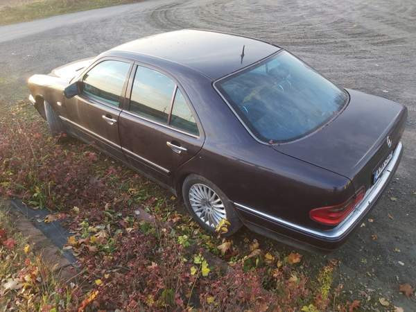 Mercedes-Benz E Siilinjärvi - valokuva 4