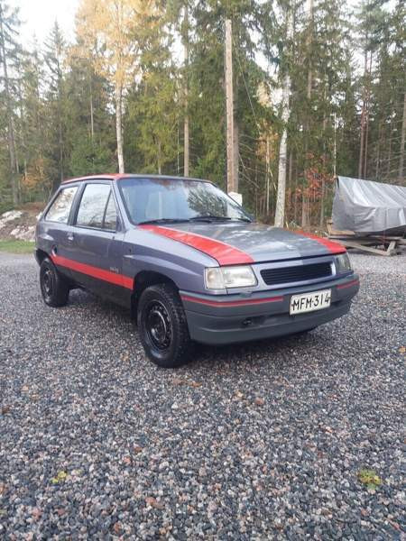 Opel Corsa Lovisa - valokuva 1