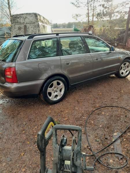 Audi A4 Ловийса - изображение 2