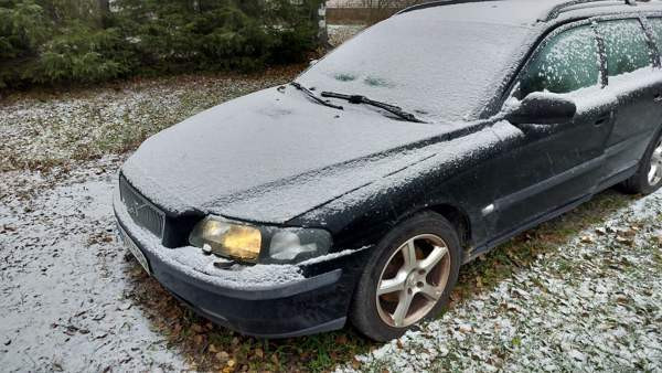 Volvo V70 Luga - photo 1