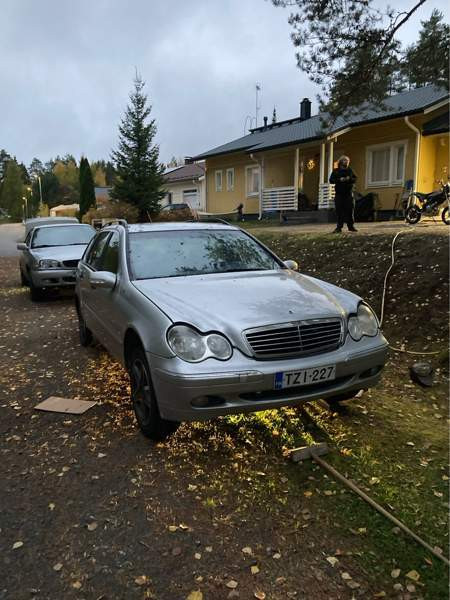 Mercedes-Benz 220 Ювяскюля - изображение 1