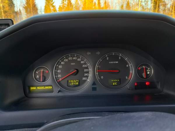 Volvo V70 Куусамо - изображение 7