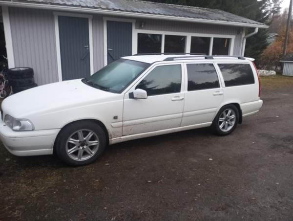 Volvo V70 Oulu - valokuva 1