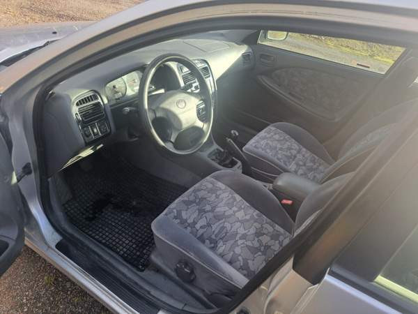 Toyota Avensis Saarijärvi - valokuva 6