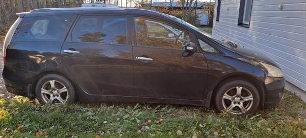 Mitsubishi Grandis Lumijoki - valokuva 1