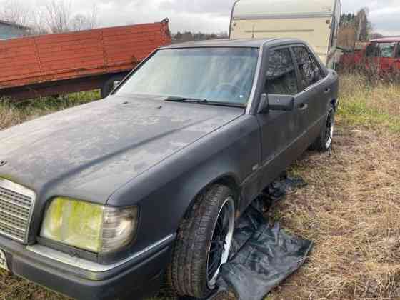 Mercedes-Benz E Nakkila