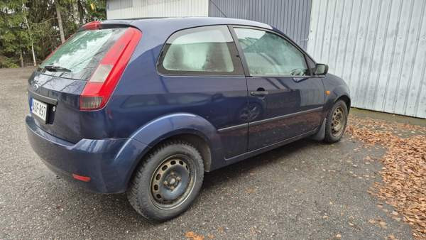 Ford Fiesta Холлола - изображение 4