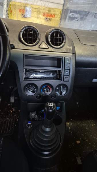 Ford Fiesta Холлола - изображение 7