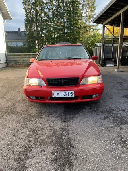 Volvo V70 Ярвенпяя - изображение 2