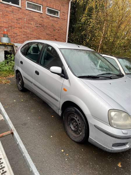 Nissan Almera Tino Oulu - valokuva 1