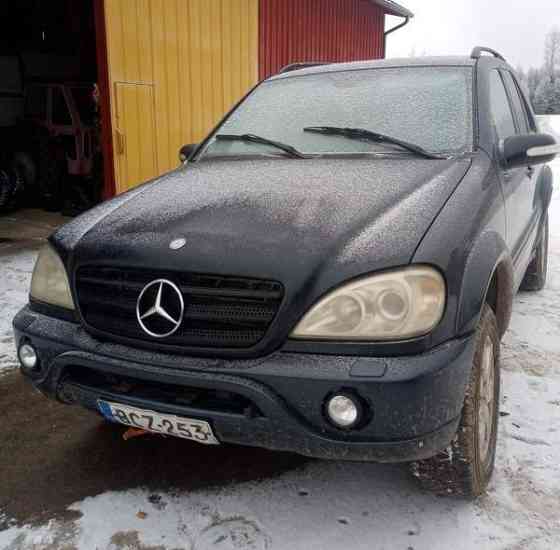 Mercedes-Benz ML Kaavi