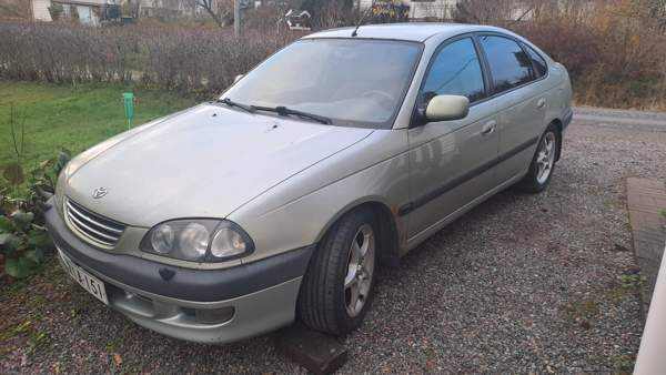 Toyota Avensis Raasepori - valokuva 1