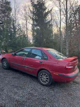 Volvo S40 Piikkiö