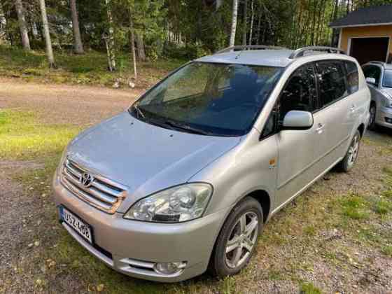 Toyota Avensis Verso Рованиеми
