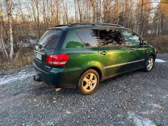 Toyota Avensis Verso Торнио