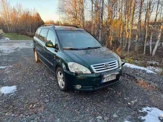 Toyota Avensis Verso Торнио