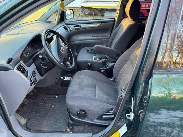 Toyota Avensis Verso Торнио - изображение 6