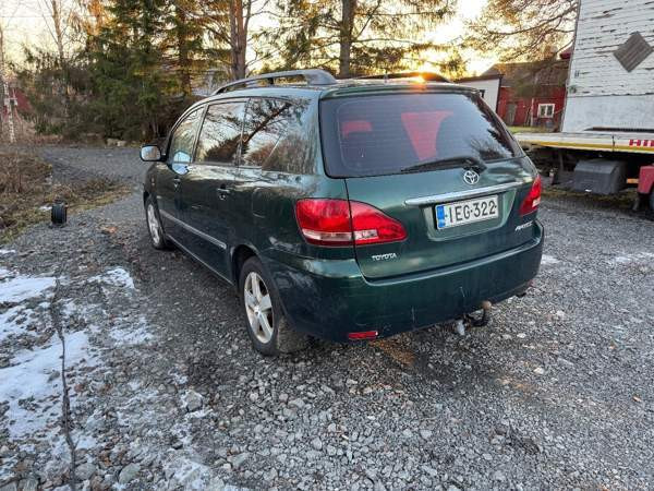 Toyota Avensis Verso Торнио - изображение 4