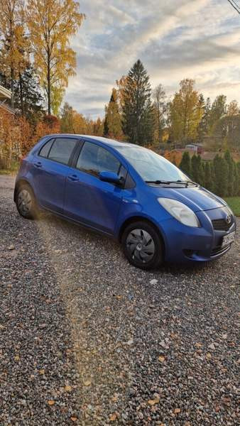 Toyota Yaris Vantaa - valokuva 1
