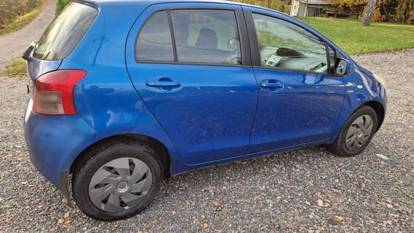 Toyota Yaris Vantaa - valokuva 3