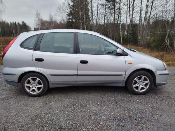 Nissan Almera Tino Йямся - изображение 8