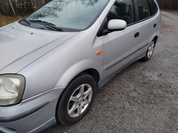 Nissan Almera Tino Йямся - изображение 4