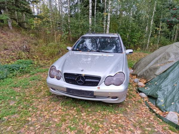 Mercedes-Benz 240 Hausjärvi - valokuva 1