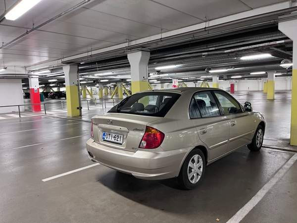 Hyundai Accent Vantaa - valokuva 3
