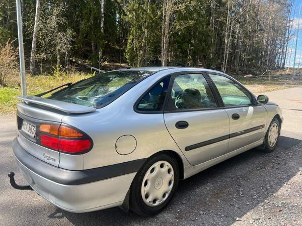 Renault Laguna Vantaa - valokuva 1