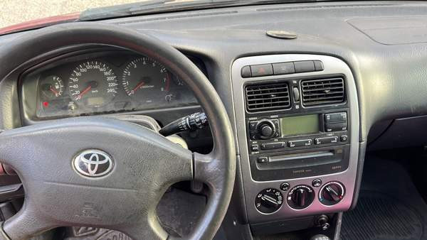 Toyota Avensis Keuruu - valokuva 7